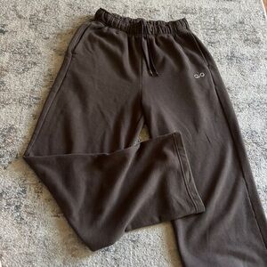 ALO Yoga Women's Dark Brown Straight Leg Sweats